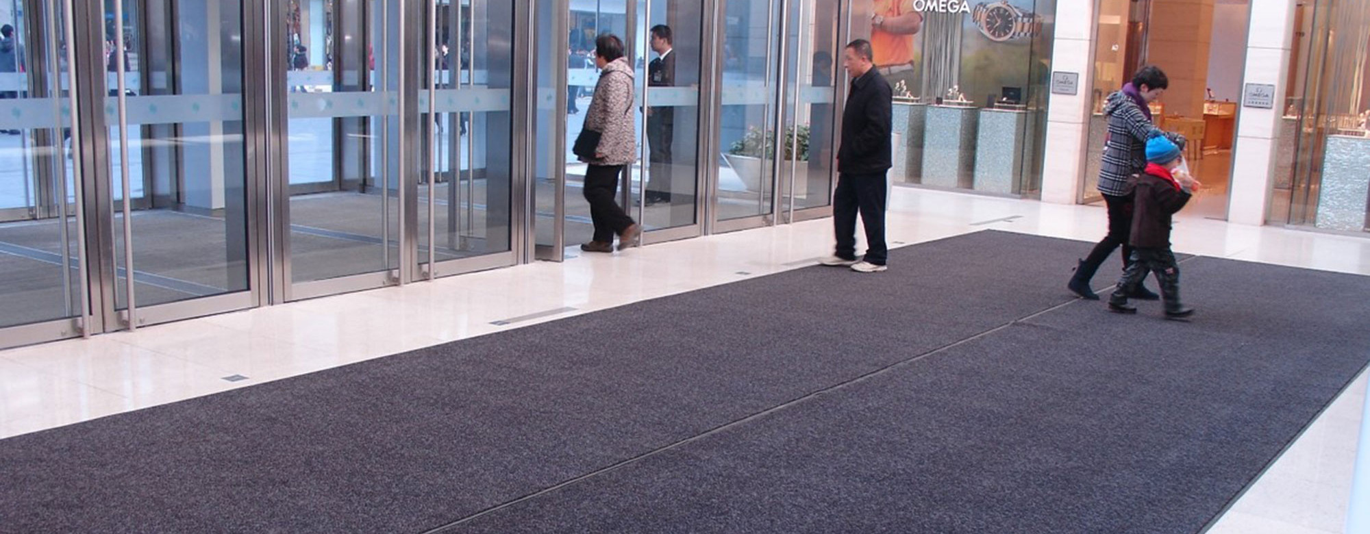 Pralnia i przygotowanie czystej maty wejściowej